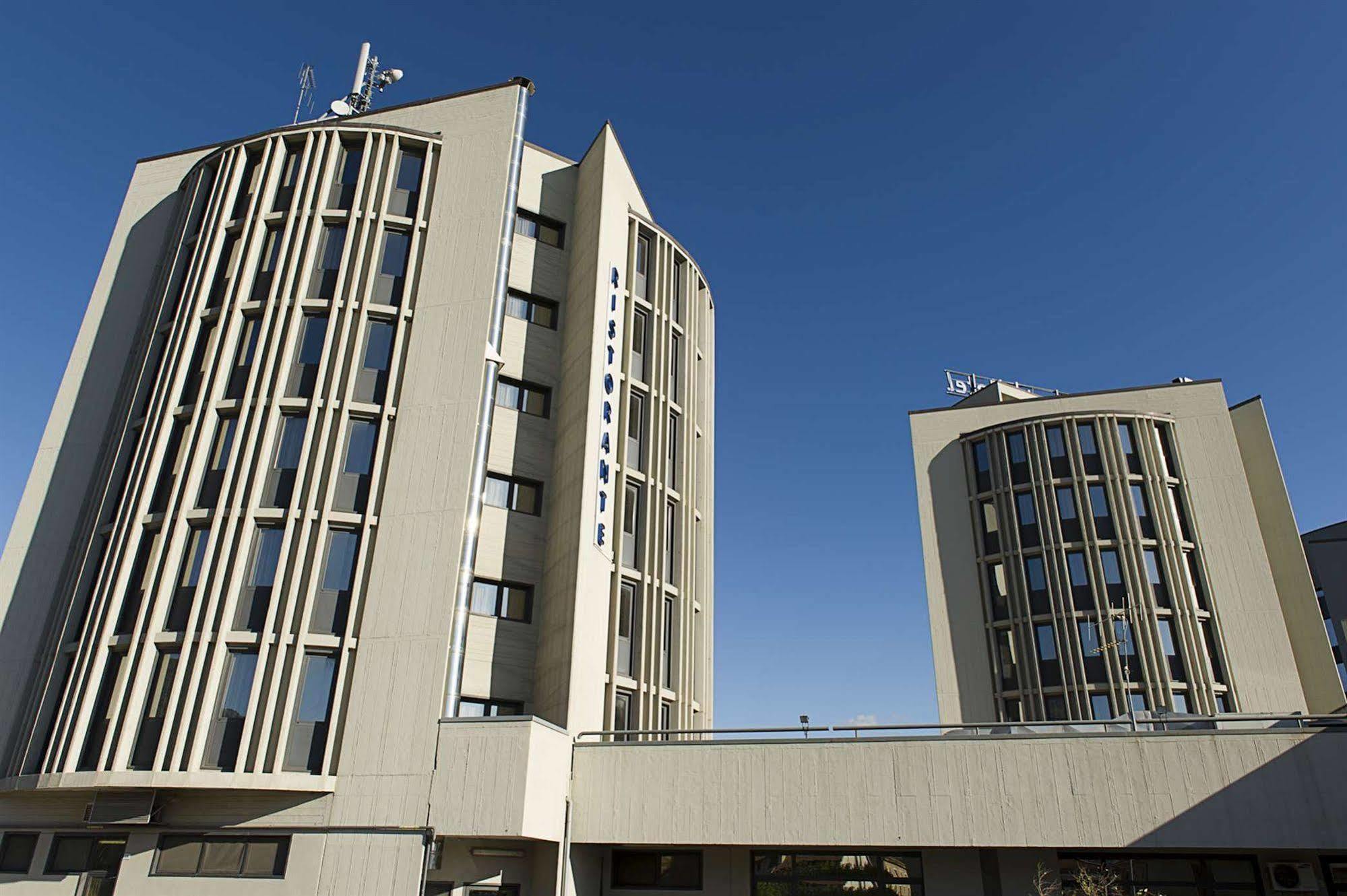 Classic Hotel Tulipano Terni Bagian luar foto